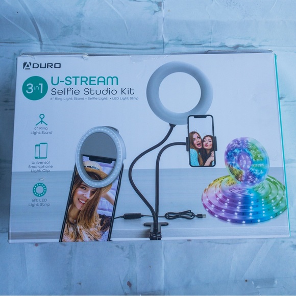 Aduro U-Stream 3-in-1 Selfie Studio Kit (*Missing - Clip-On Selfie Light*) - Picture 1 of 11